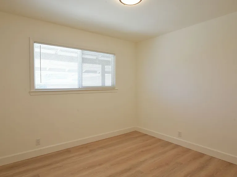 1445 Elam Ave — Photo 8