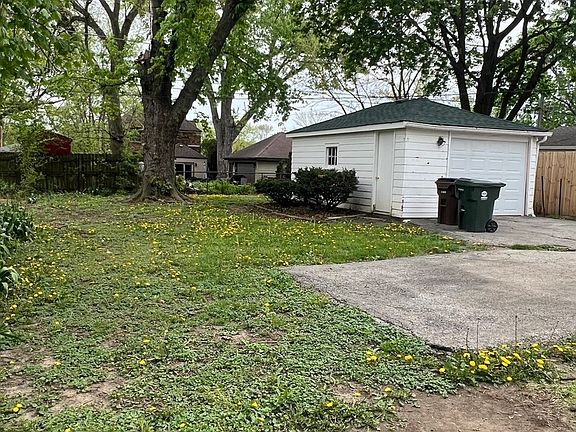 4th image of 17563 Western Ave