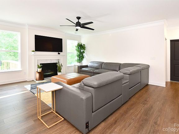 5th image of 151 Planters Dr