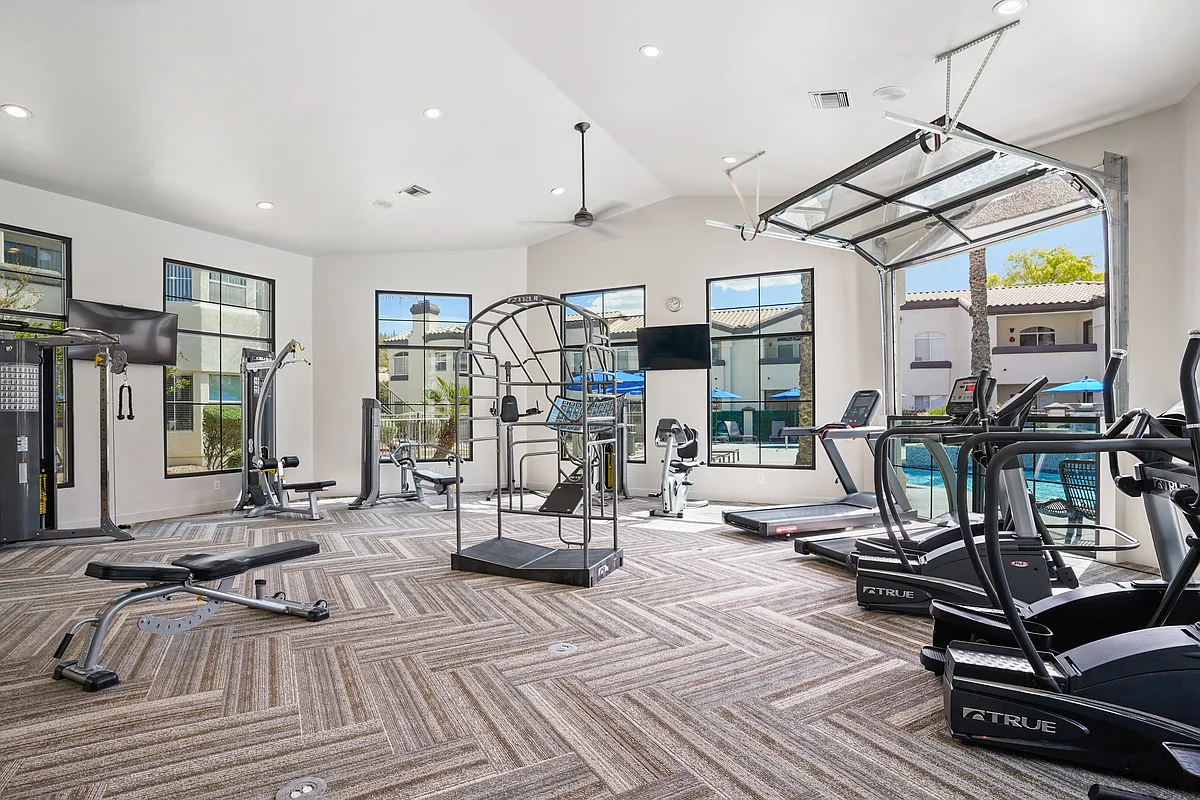 Building Photo - Pinnacle Heights