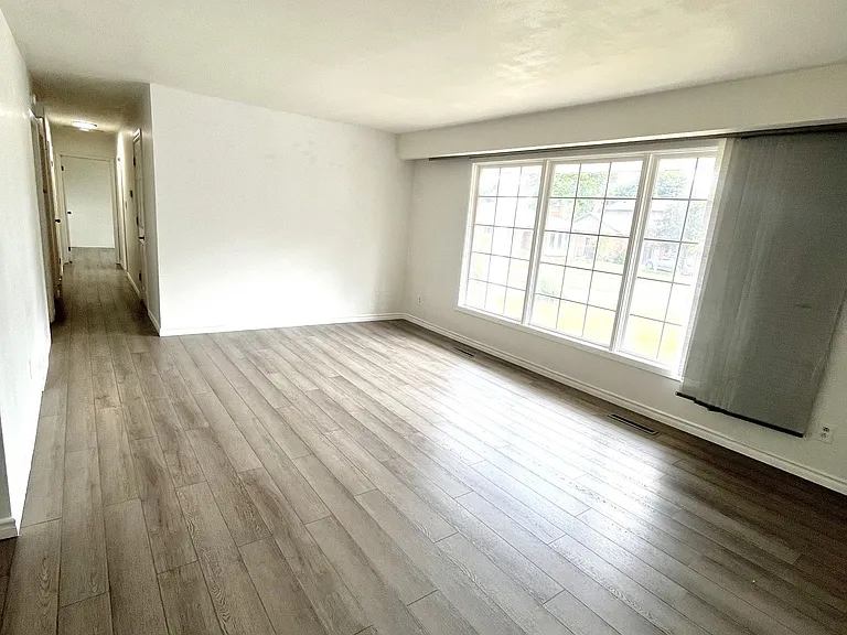 3388 Marlin Ct #UPPER — Photo 2