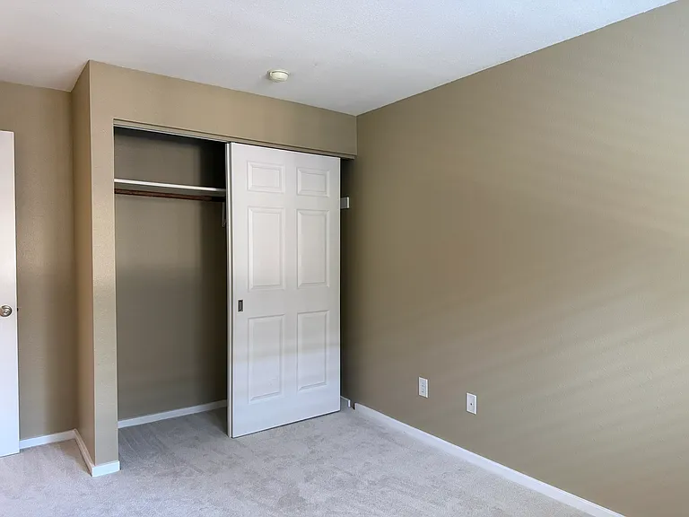 secondary bedroom/closet