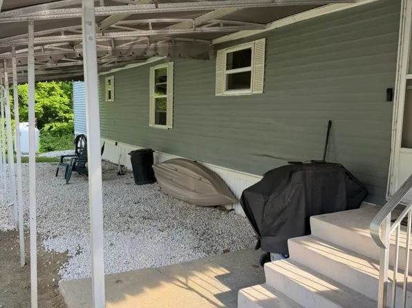 2 Duane Ave, North Adams, MA 01247