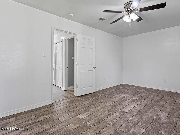 1706 James Buchanan Dr — Photo 11