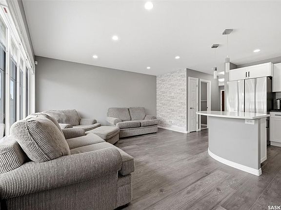 5th image of UNIT 351-4000 Sandhill CRESCENT