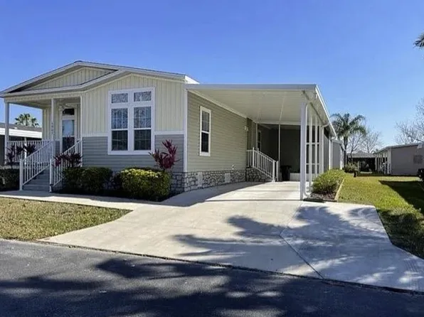 147 School St, Palatka, FL 32177