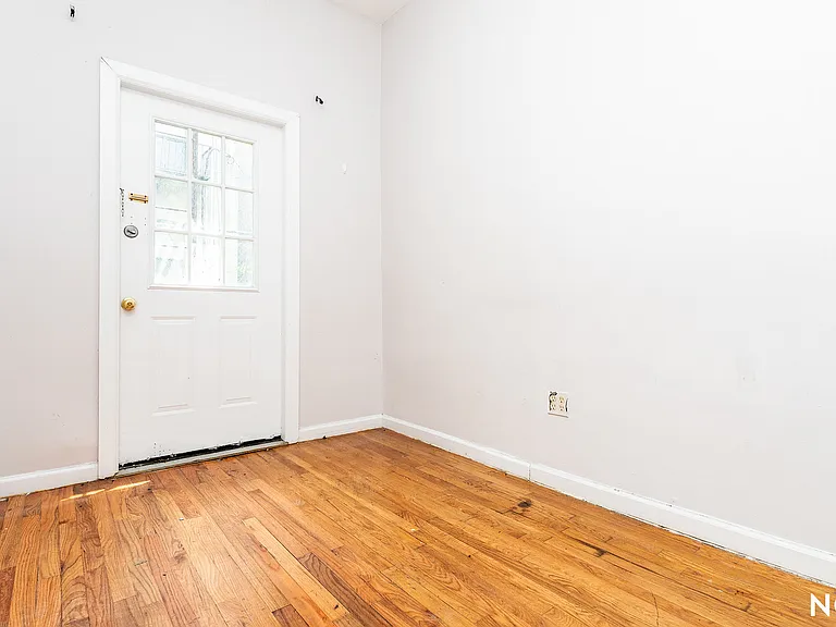 516 Bainbridge St #1R — Photo 6