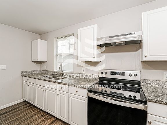 1646978_004_kitchen_4.jpg