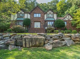 7 Brandywine Ct, Succasunna, NJ 07876