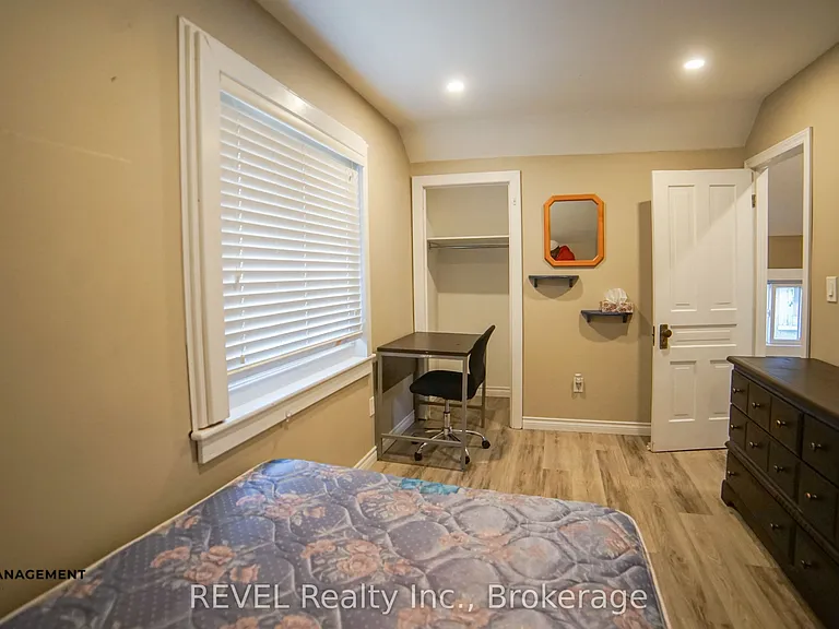 32 Edmund St — Photo 15