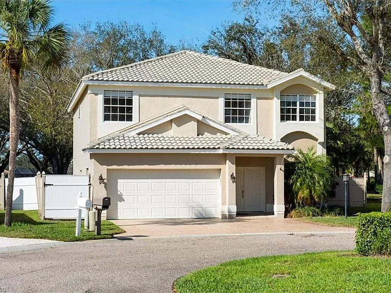 12341 Eagle Pointe Cir — Photo 2