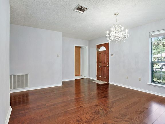 2nd image of 55 River Park Dr