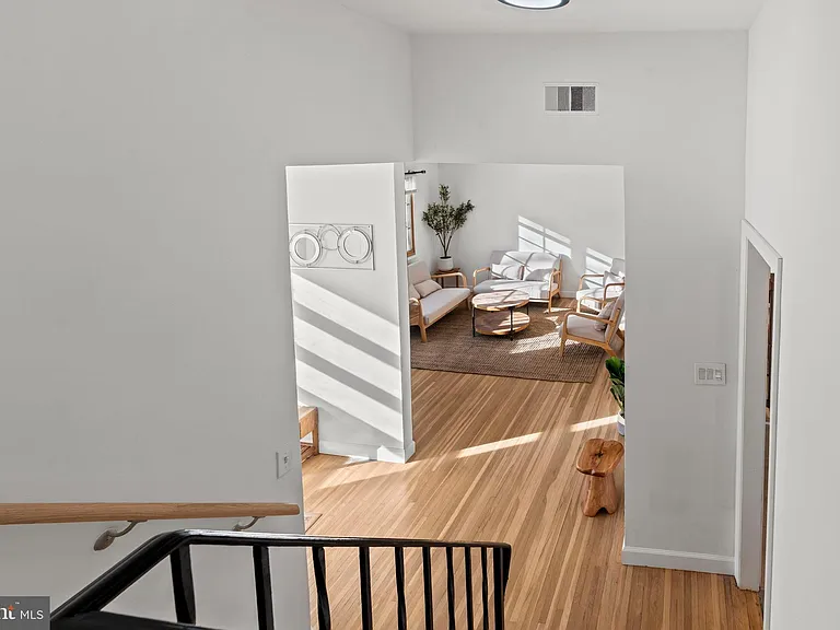 209 Front St — Photo 19