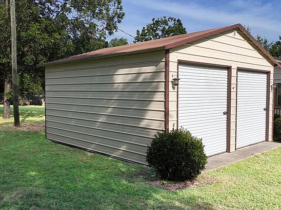 3rd image of 4071 Harmony Cir