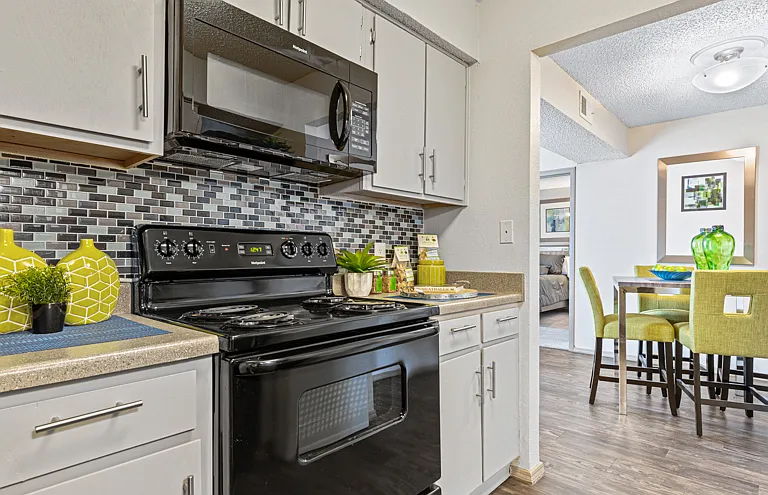 Parc Plaza Apartments — Photo 1