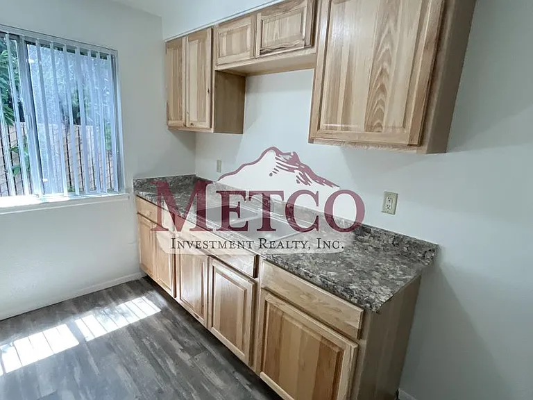 175 G St — Photo 6