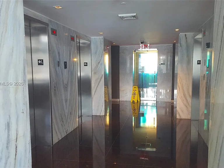335 Biscayne Blvd #2106 — Photo 4