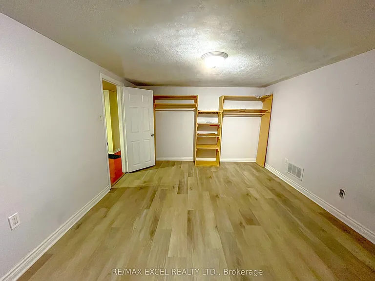 73 Hickling Trl — Photo 8