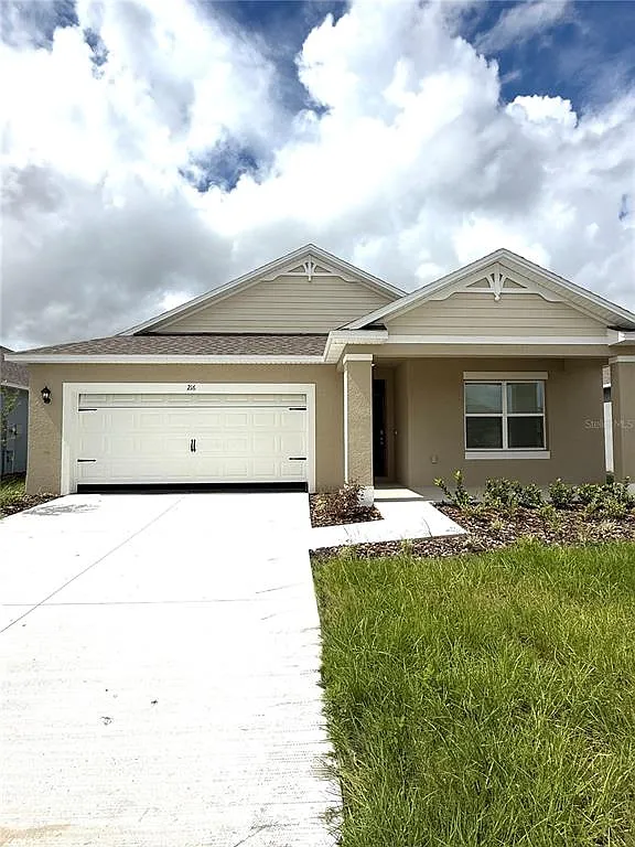 4 bed, 2.0 bath, 1828 sqft, $2,000 — Photo 1