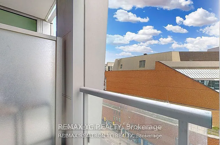 1 Yorkville Ave #710 — Photo 32