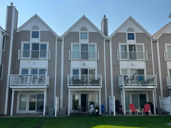 15 E Spring St #14-11, Pt Austin, MI 48467