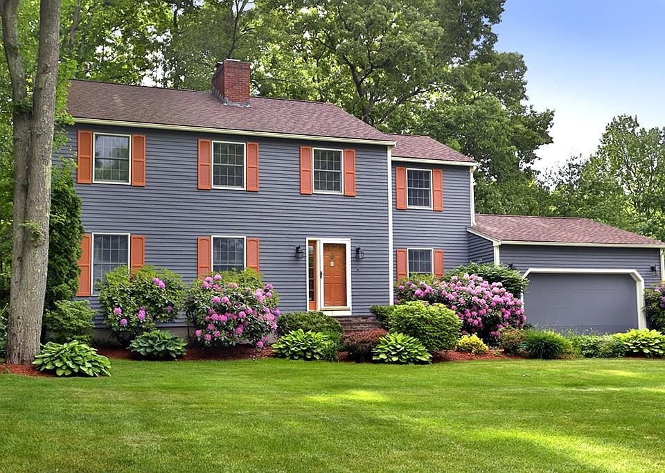 1st image of 34 Storeybrook Dr