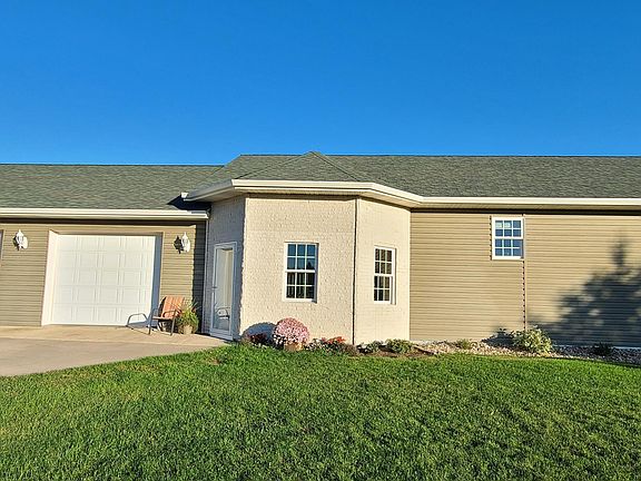2nd image of 2343 Saint Clair Cir