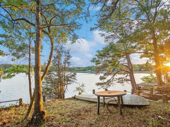 15 Lakeside Trail, Ridge, NY 11961