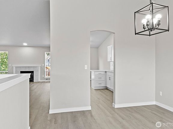 5th image of 20303 80th Avenue E