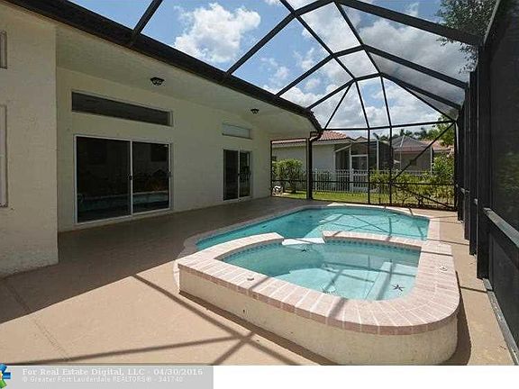 3rd image of 10261 NW 54th Pl