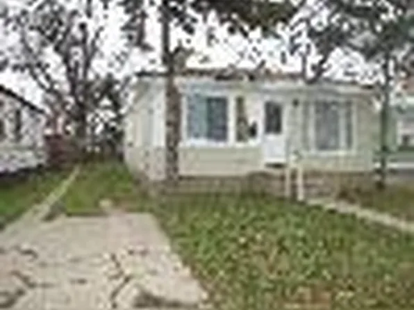 1967 Waltz Ave, Warren, MI 48091