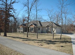 1325 Dogwood Ln, Osage Beach, MO 65065