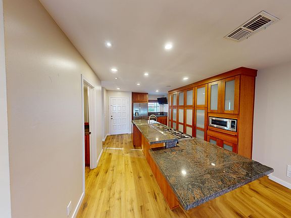 2nd image of 1996 Diamond St Unit 2