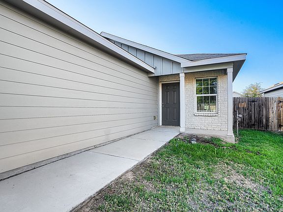 3rd image of 7231 Lavaca Bluff