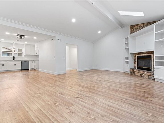 3rd image of 2717 W Gum St