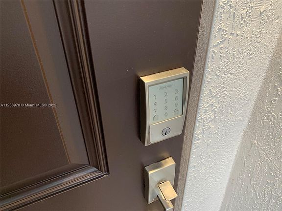 4th image of 20770 NE 5th Ct