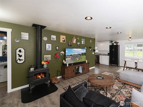 4th image of 1003 N Fruitdale Road