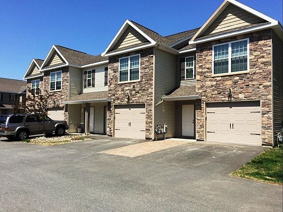 2nd image of 804 Townhouse Dr