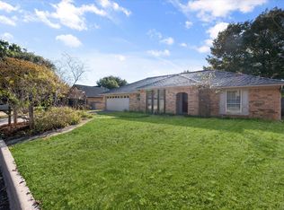 1106 Almond Dr, Mansfield, TX 76063