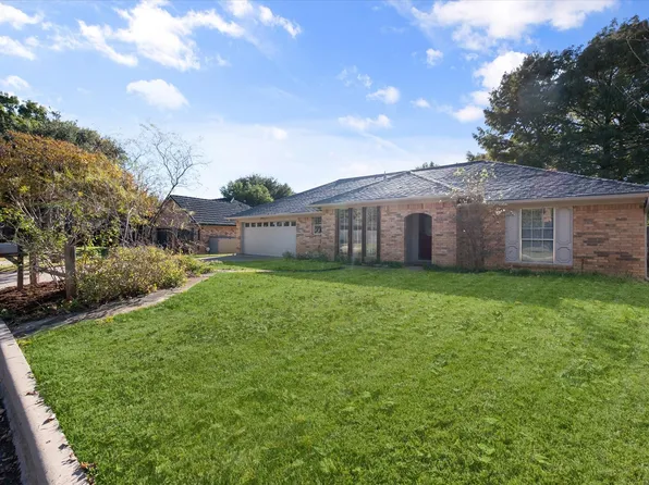 1106 Almond Dr, Mansfield, TX 76063