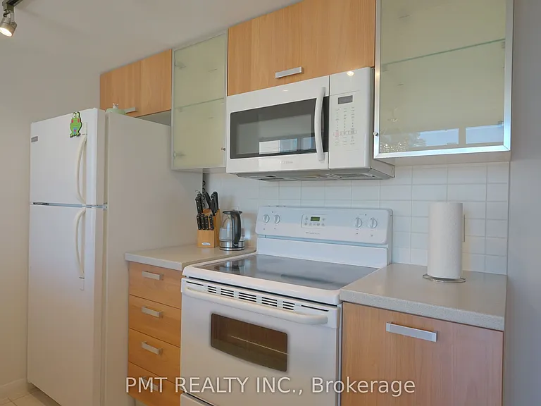38 Grenville St #1607 — Photo 7