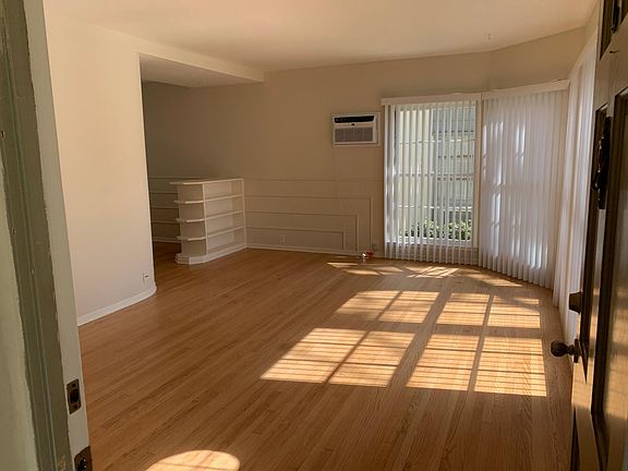 2nd image of 605 Glenwood Rd APT C