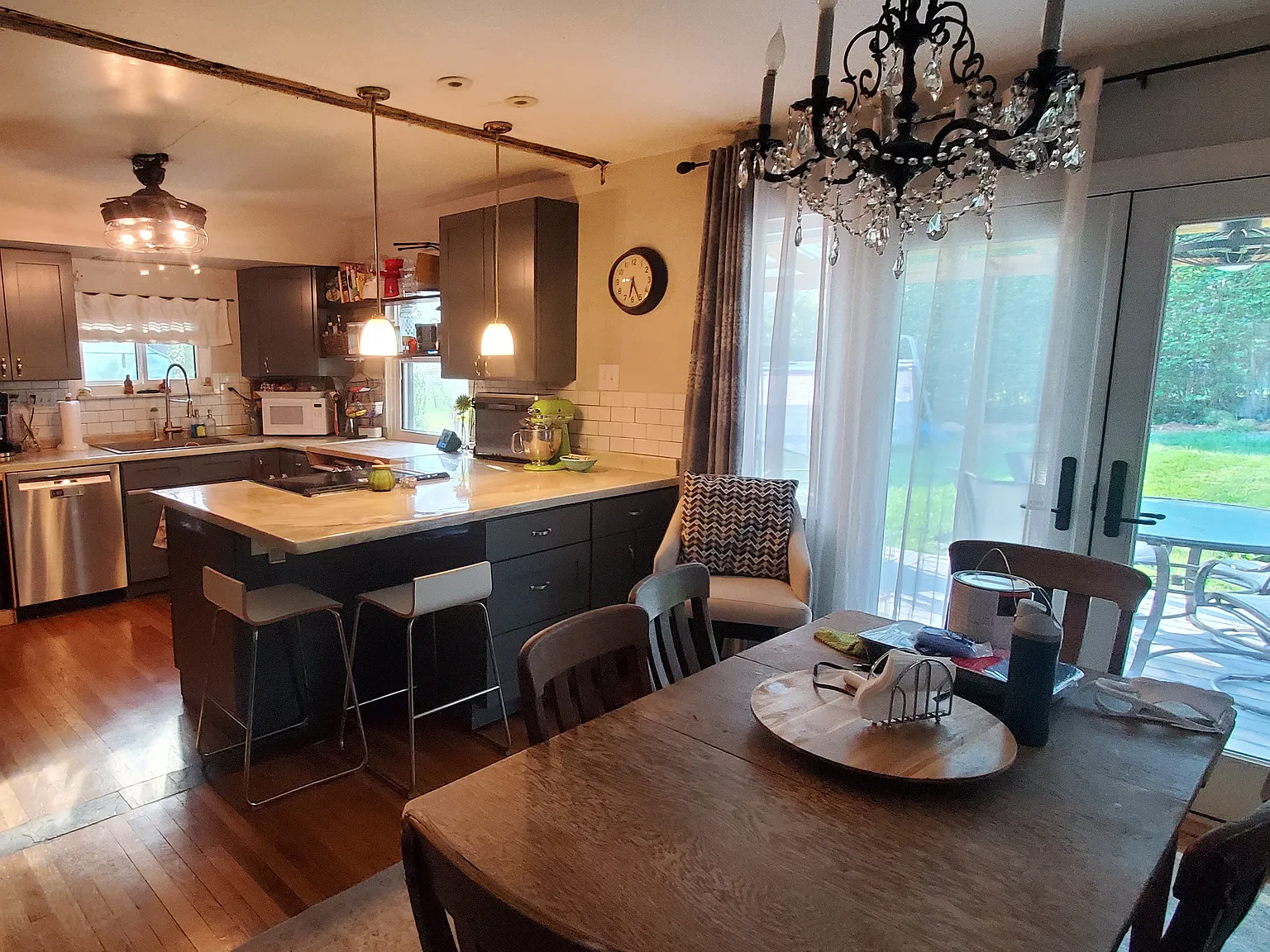 3 bed, 2.5 bath, 1920 sqft, $1,975 — Photo 4