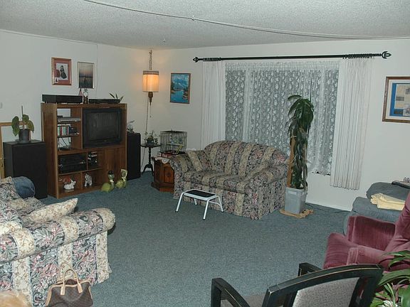 Living Room - Alt View