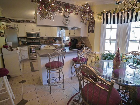 Breakfast Room/Kitchen