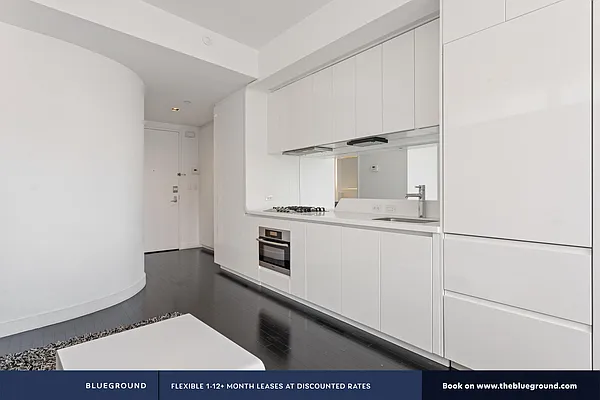 Rented by The Blueground | media 60