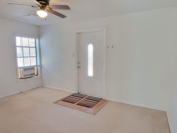 5th image of 607 W 17th St