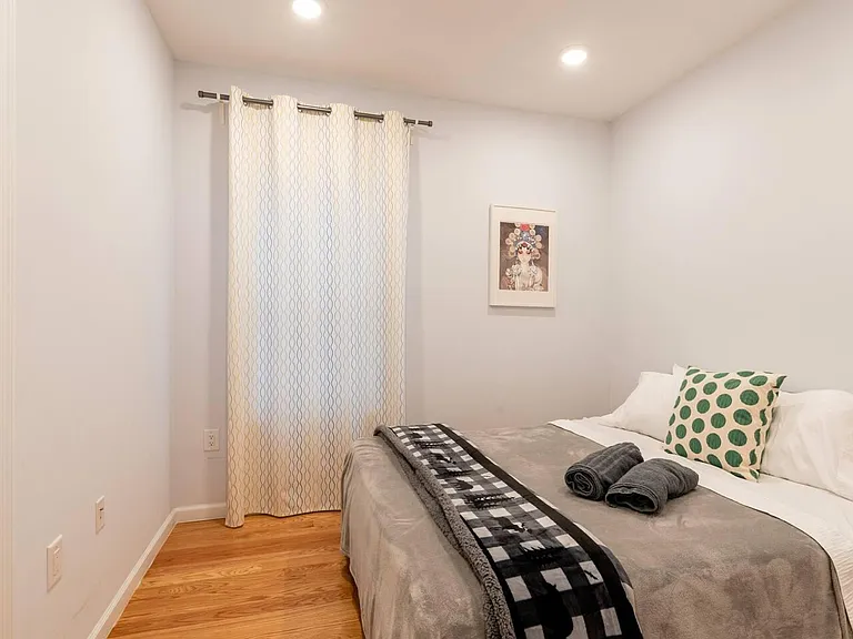 368 Armstrong Ave #A — Photo 5