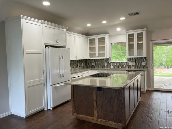10114 THOMAS LN, Dripping Springs, TX 78620