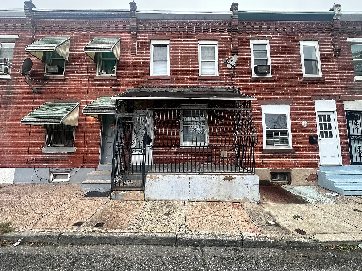 2 bed, 930 sqft, $1,200 — Photo 1